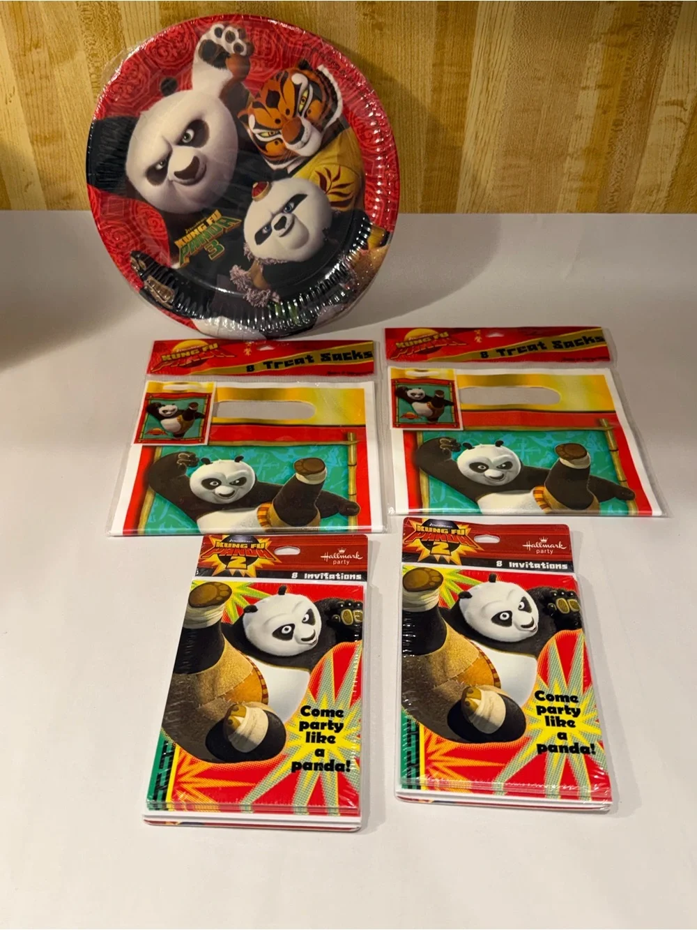 2011 Kung Fu Panda Themed Party Supplies Pack - Red & Black